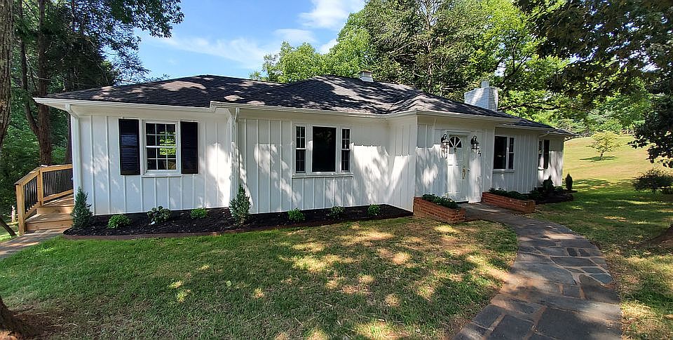1st image of 1723 Spottswood Pl