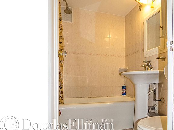 4th image of 5 Tudor City Pl APT 224