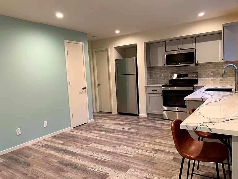 955 Irving St #B — Photo 3