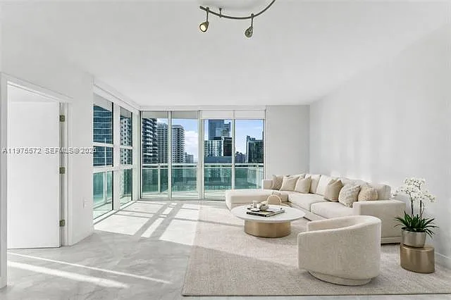 2 bed, 2.5 bath, $5,500 — Photo 1