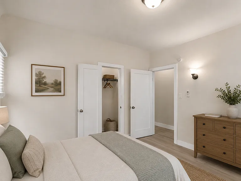 211 N Vendome St #1/2 — Photo 7
