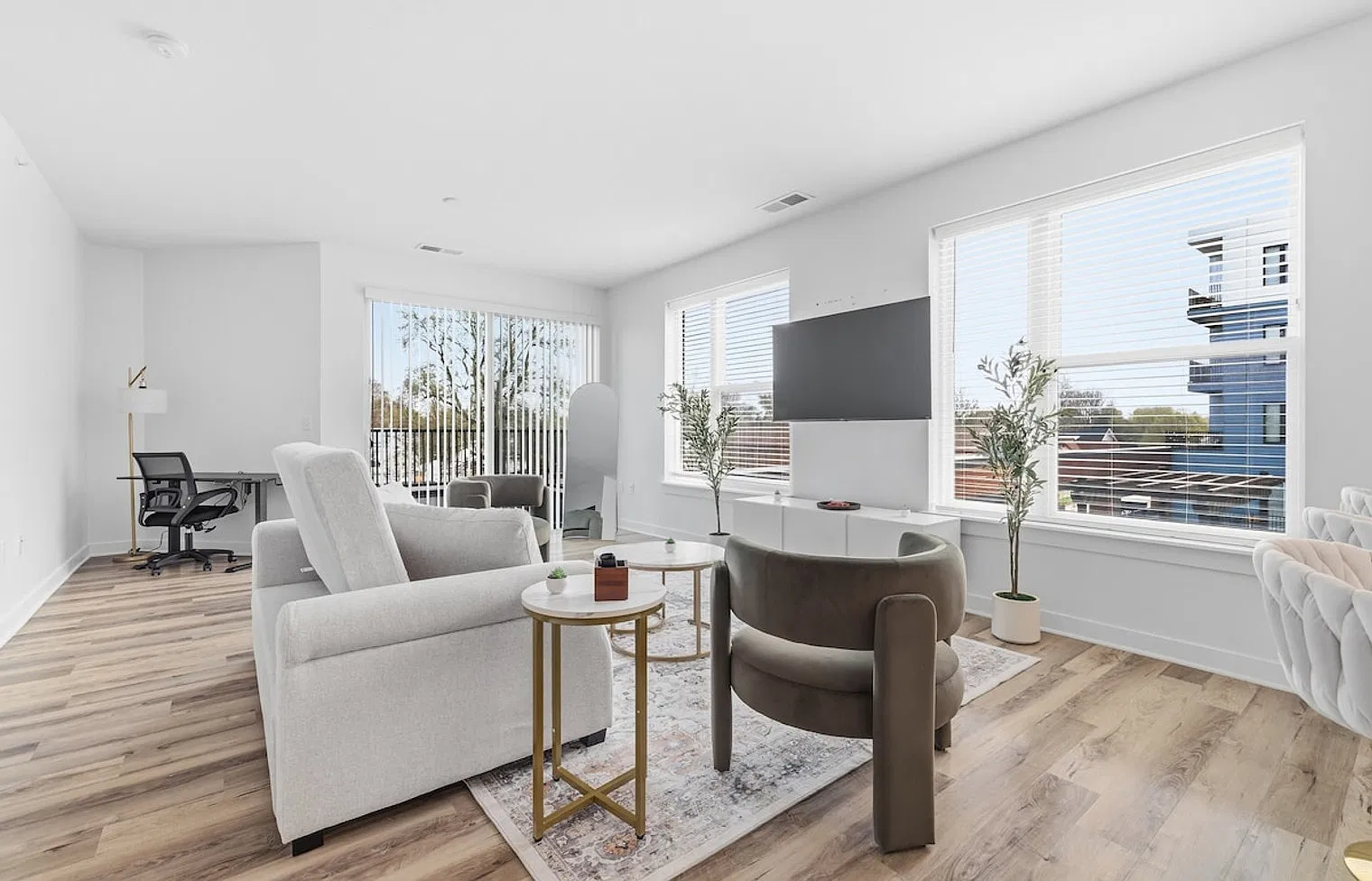 1 bed, 1.0 bath, $3,847 — Photo 1