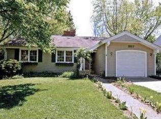387 Hawthorne Blvd, Glen Ellyn, IL