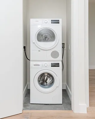 Sold by Modern Spaces | media 8