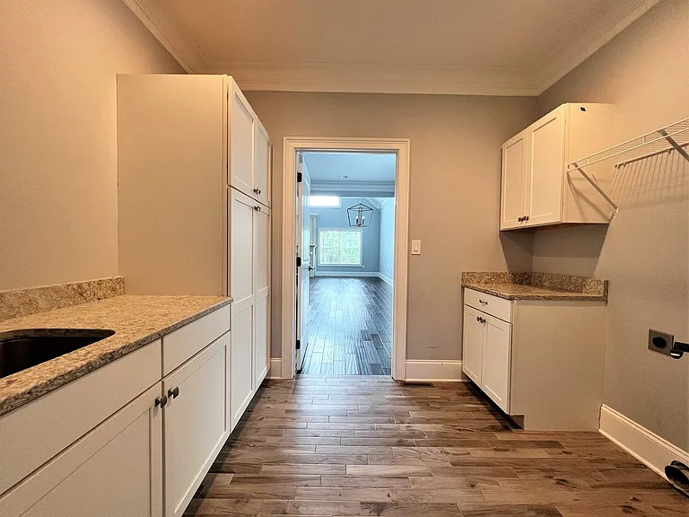 1121 Andalusian Way — Photo 34