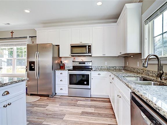 3rd image of 1925 Copeland Rd