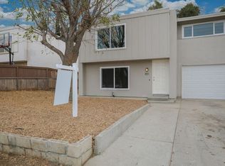 851 Raintree Pl, Vista, CA 92084