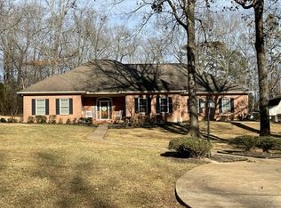 182 Deerslide Rd, Grenada, MS 38901