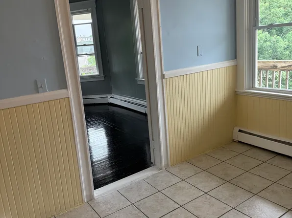 937 Social St #2R, Woonsocket, RI 02895