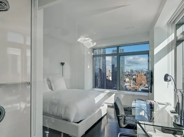 123 Washington Street 42F image 3 of 4