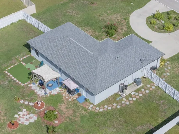 520 Wilmington Pkwy, Cape Coral, FL 33993