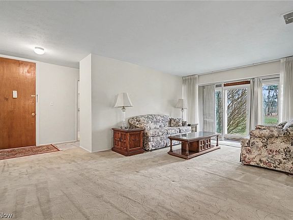 3rd image of 3066 Kent Rd APT 112