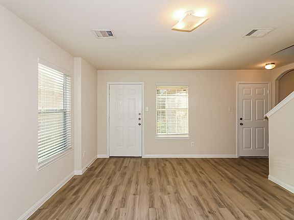 2nd image of 5415 Plantation Forest Dr