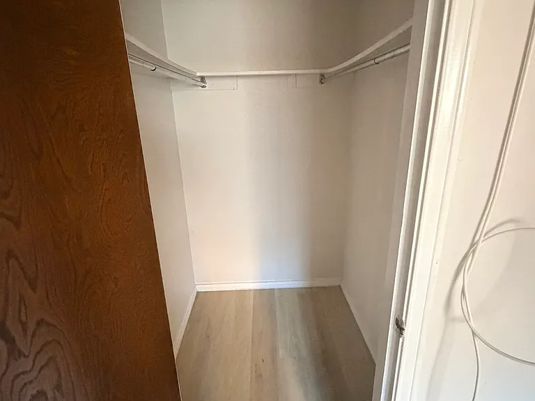 806 Hillsdale Dr — Photo 16