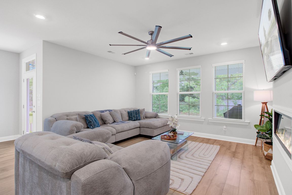 next background image