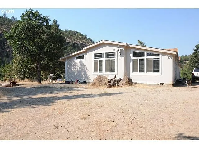 81416 Badger Creek Rd photo 1