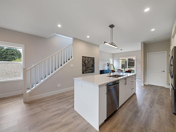 4th image of 1209 Arcadiawood Ct