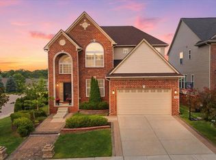 4810 E Stonegate Cir, Orion, MI 48359