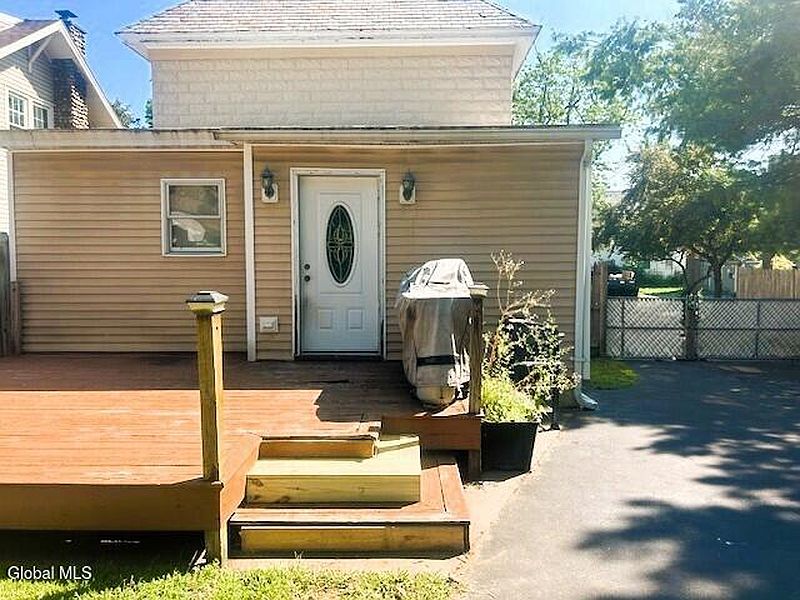 4th image of 954 Cleveland Avenue