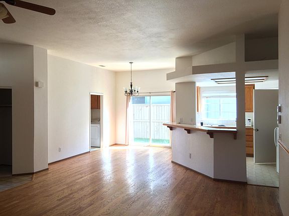 5th image of 6631 Laguna Park Dr