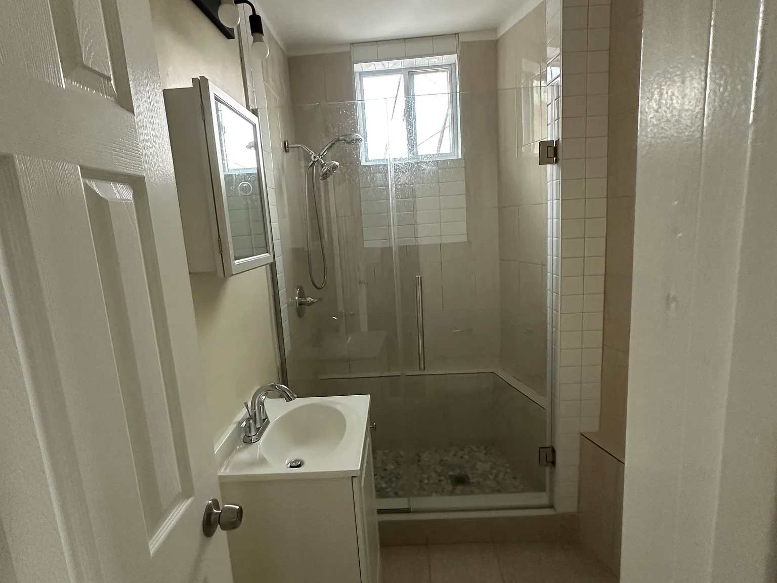 3 bed, $2,500 — Photo 4