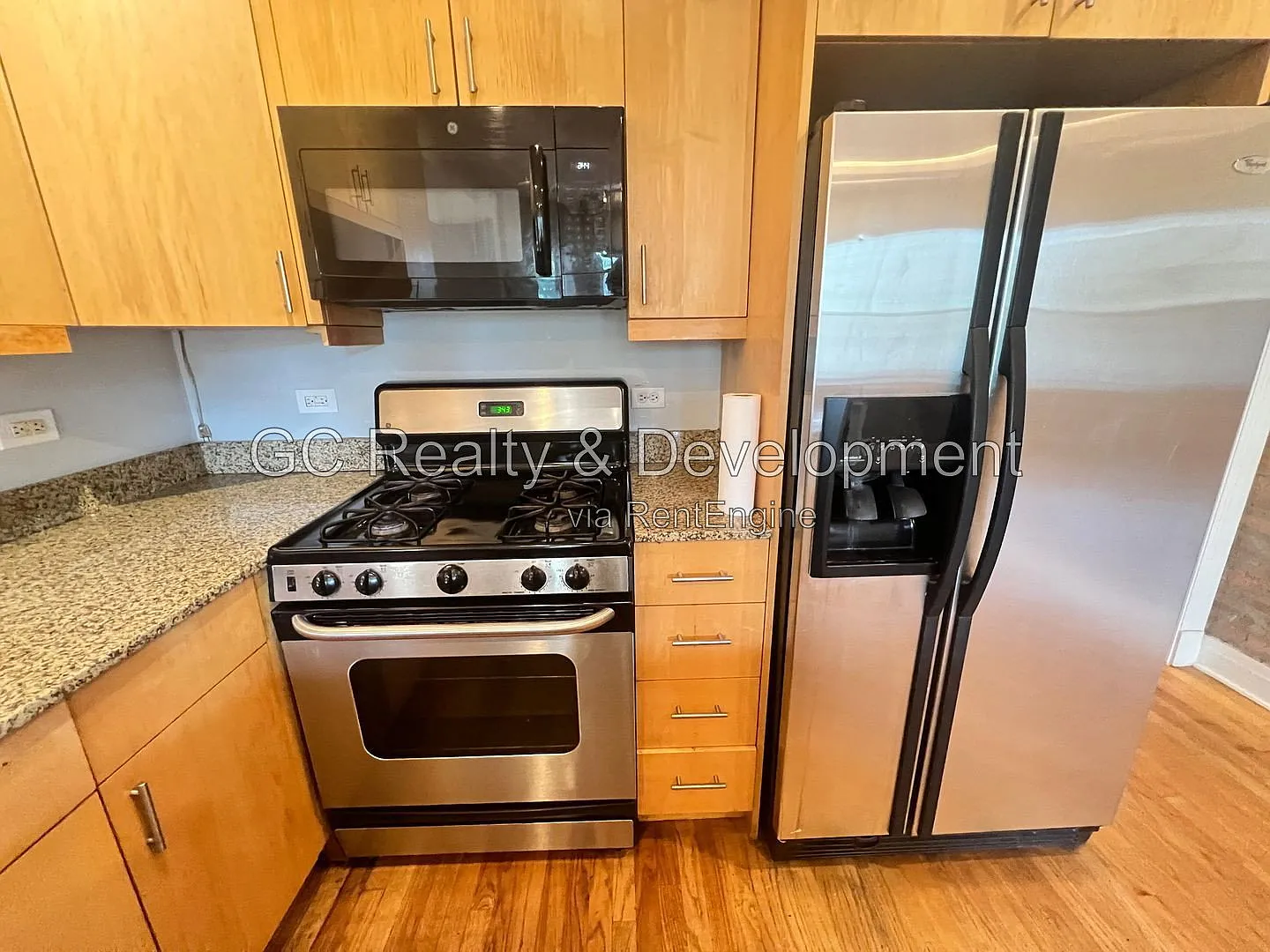 3 bed, 2.0 bath, 1300 sqft, $2,275 — Photo 2