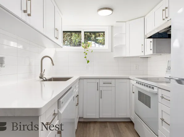 3843 SW Marine Dr #Basement, Vancouver, BC V6N 3Z7