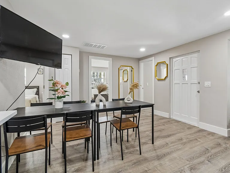 4906 W Cleveland St — Photo 13