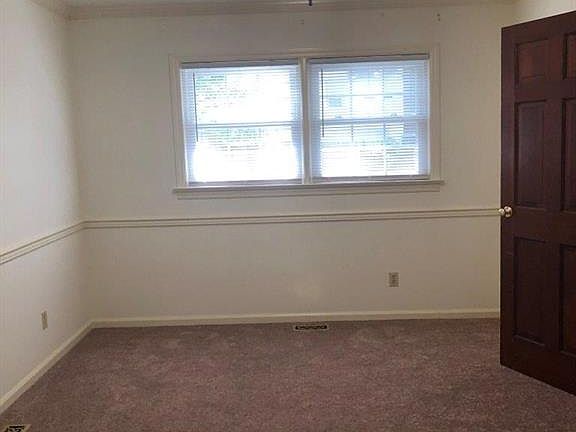 2nd image of 124 Burnham Pl