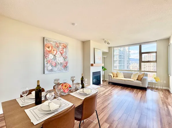 1316 W 11th Ave #905, Vancouver, BC V6H 4G8