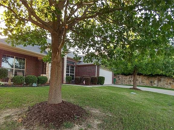4th image of 217 Lacrosse Ln