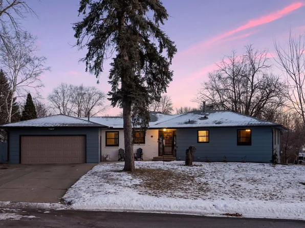 31 Alfred Blvd, Waconia, MN 55387