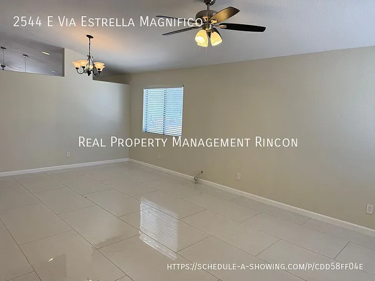 2544 E Via Estrella Magnifico — Photo 2