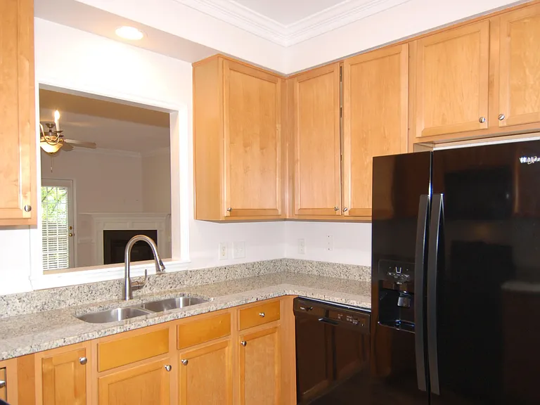 133 Old Grove Ln — Photo 3