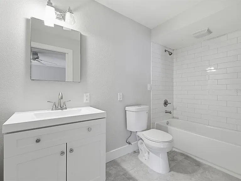 2424 W Tampa Bay Blvd #G104 — Photo 15