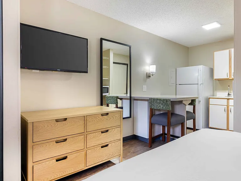 Studio Suite - 1 Queen Bed