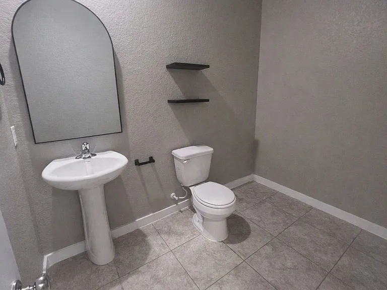 3237 Hyacinth — Photo 14