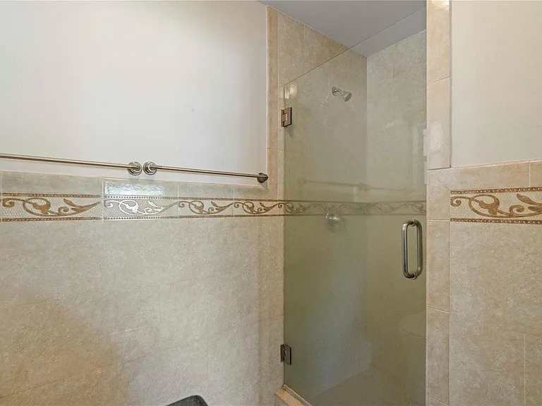 16900 SW 62nd St — Photo 31