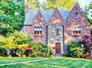 33 Sunnyhill Dr, Pittsburgh, PA 15228
