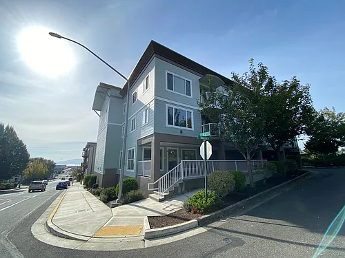 1011 Bancroft St #305 Photo 1