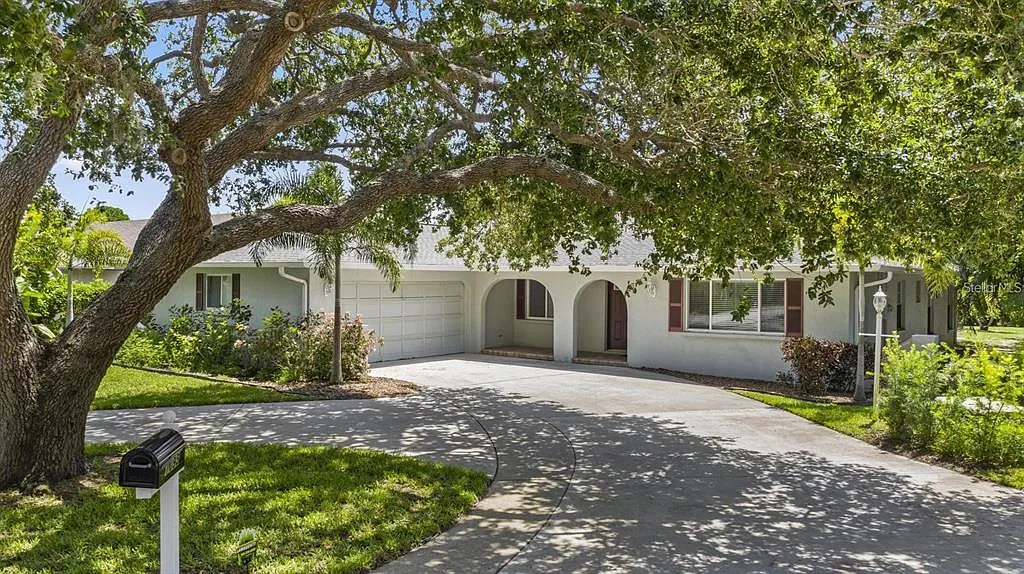 3 bed, 2.5 bath, 2251 sqft, $5,500 — Photo 1