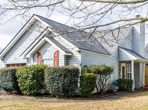 11 Montclair Ct, Cartersville, GA 30121