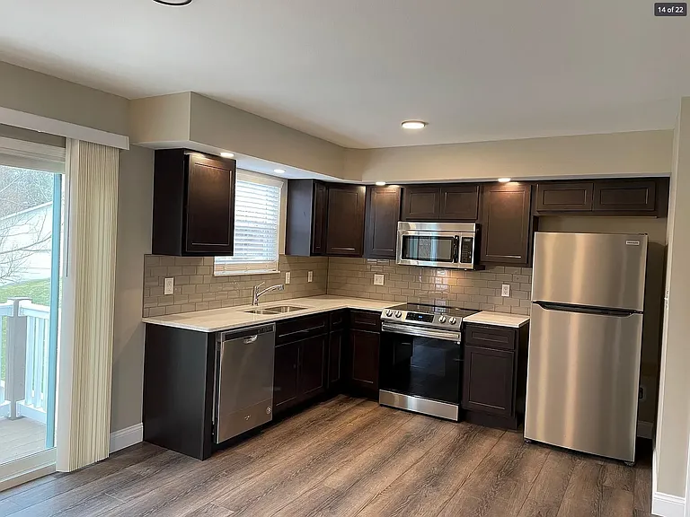 235 Bradford Ln — Photo 4