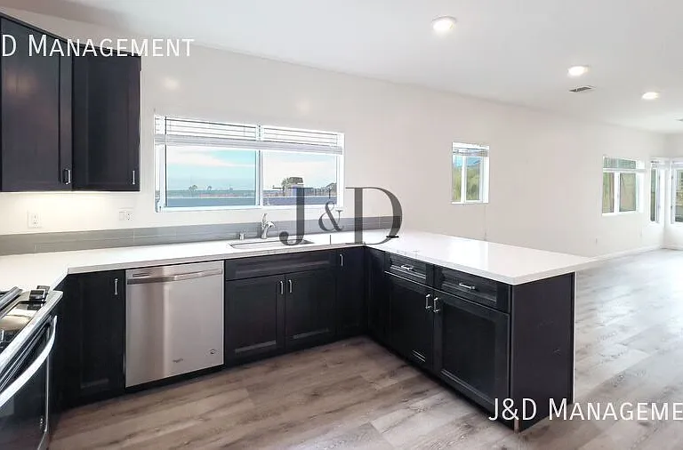 1134-1148 Fresno St — Photo 20