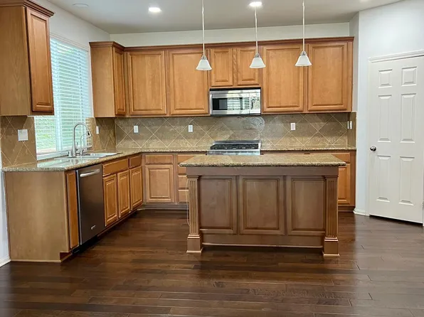 821 Eldorado Dr, Escondido, CA 92025