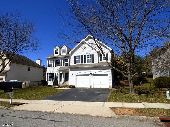 2nd image of 40 Byron Dr