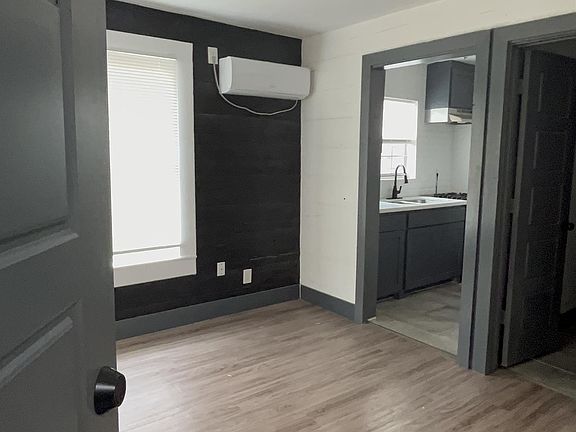 2nd image of 512 Dell Ct #10954682