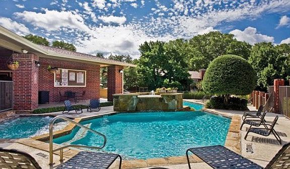 Hot tub and Pool