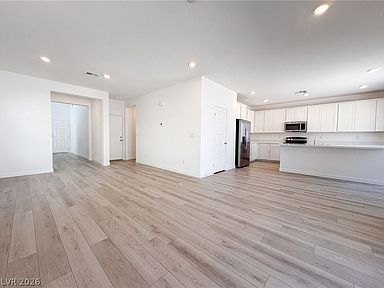 8364 Caldera Hills Ave, Las Vegas, NV 89147, photo 2