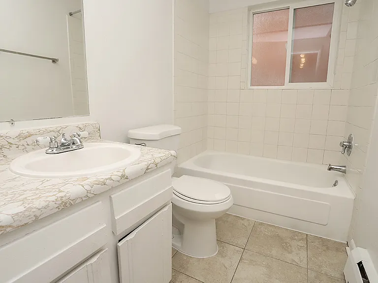 1280 Clayton St. Apartments — Photo 33